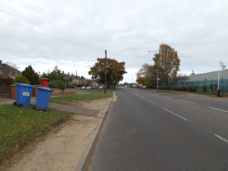 File:Hall Road ^ Locksley Road Postbox - geograph.org.uk - 4226050.jpg