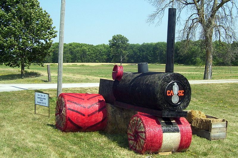 File:Hay Bales 1675 (7632749946).jpg