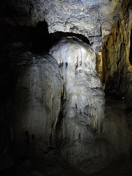 File:Heroldstatt - Tropfsteinwelt Sontheimer Höhle 03.JPG