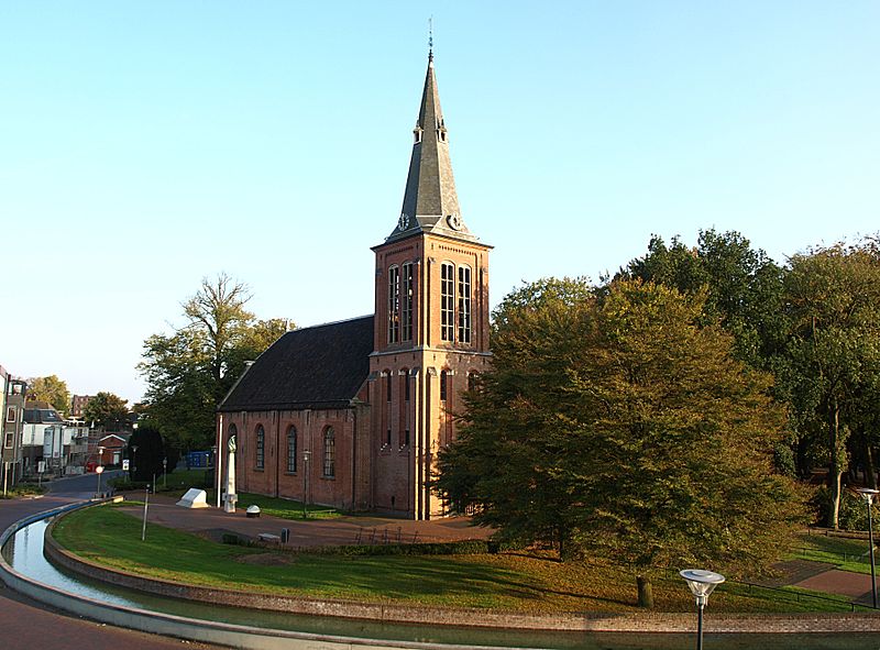 File:Hervormde kerk in Veendam.jpg