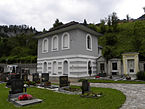 Hieflau_-_Friedhof_mit_Aufbahrungshalle.jpg