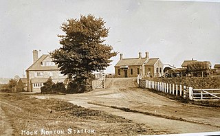 <span class="mw-page-title-main">Hook Norton railway station</span> Former railway station in Oxfordshire, England