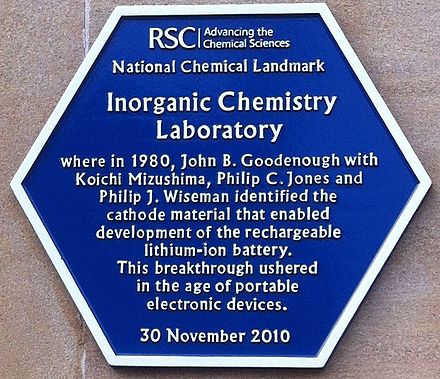 Blue plaque erected by the Royal Society of Chemistry commemorating work towards the rechargeable lithium-ion battery at Oxford