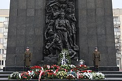 Международный день памяти жертв Холокоста в Польше, январь 2020 г. (49449203263) .jpg