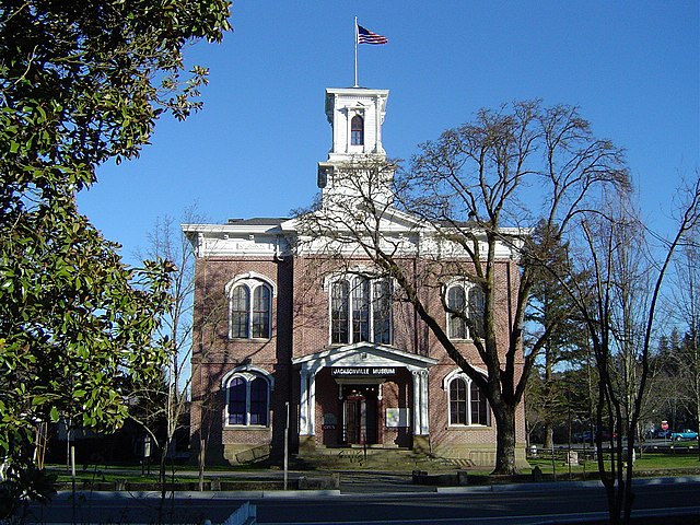 The former Jackson County Courthouse