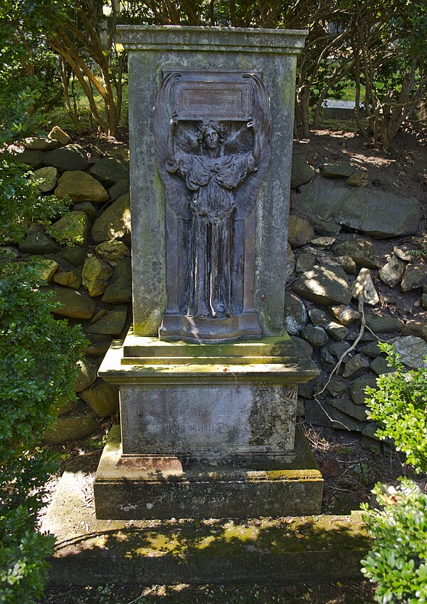 Tomb at Oak Hill cemetery