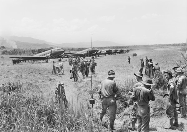 Troops from the 2/16th fly in to Kaiapit, September 1943