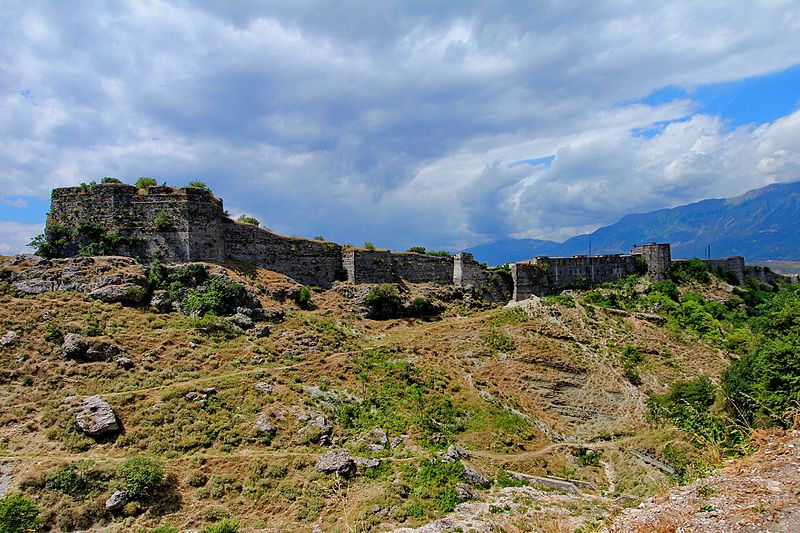 File:Kalaja e Gjirokastrës 01.jpg