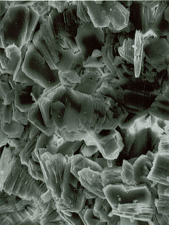 Kaolinite - USGS bws00008.jpg