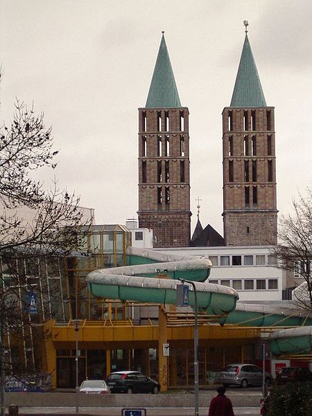 File:Kassel martinskirche stadtbad v w.jpg
