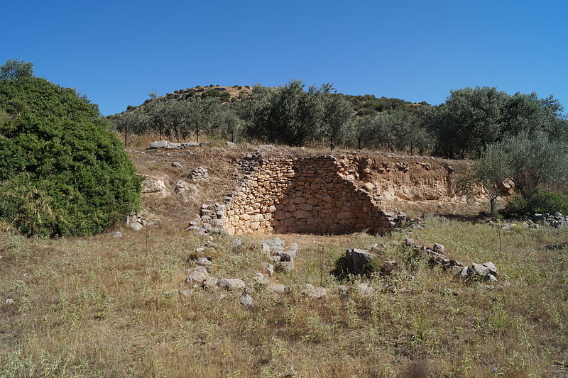 File:Kazarma Tholos Tomb 1.JPG