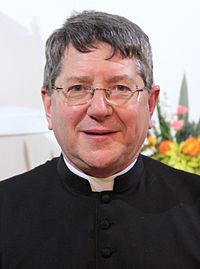 Keith Newton makalesinin açıklayıcı görüntüsü (prelate)