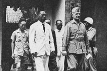 Kim Ku (front, left) and General Donovan (front, right) meeting in Xi'an (August 7, 1945) Kim Gu and General William J. Donovan (gimguwa donoban janggun).png