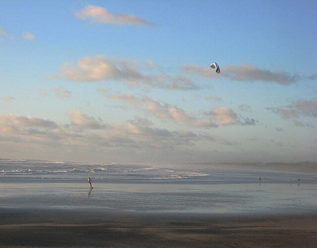 Kiteskating at Muriwai 2