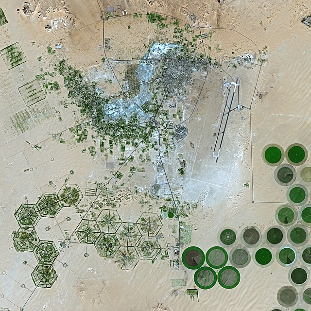 pivôs centrais de irrigação em Cufra visto por satélite