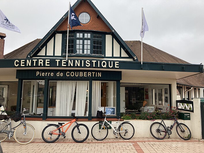 Le Touquet’s municipal tennis club.jpg