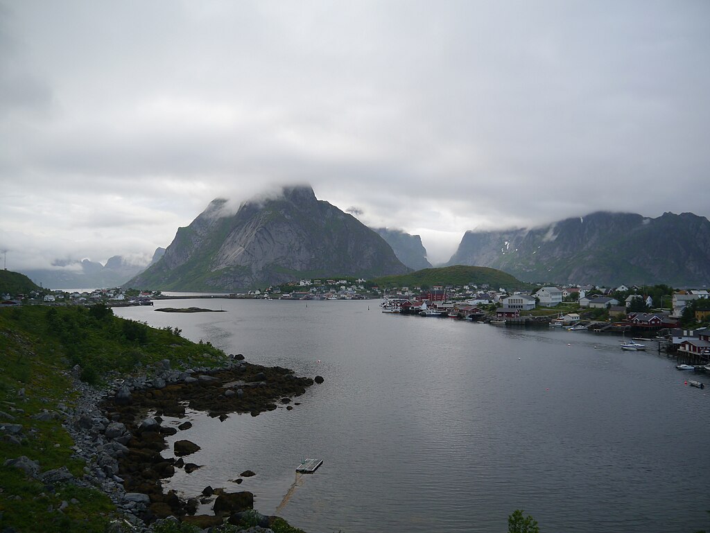 Lofoten Reine 03.JPG