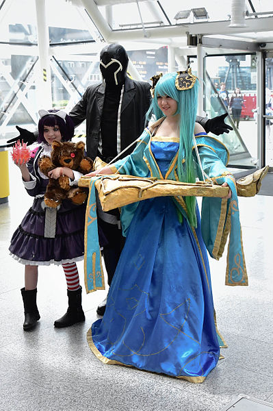 File:London Comic Con 2015 cosplay (18052923602).jpg