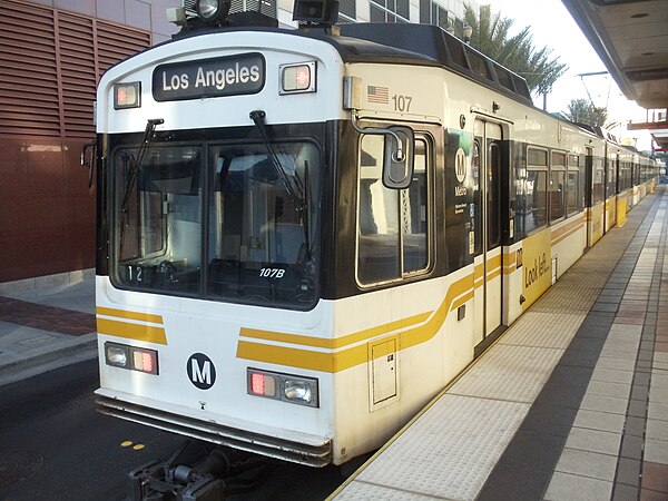 Nippon Sharyo P865 train (now retired) leaving Downtown Long Beach station.