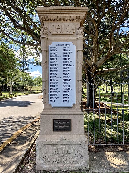 File:Marchant Park Memorial Gates, Chermside, Queensland 04.jpg