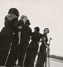 Republican militia women in training during the Spanish Civil War. Milicianas em 1936 por Gerda Taro.jpg