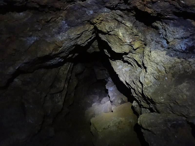 File:Mines Victòria, Celrà (abril 2013) - panoramio (8).jpg