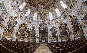 Het interieur van de kerk