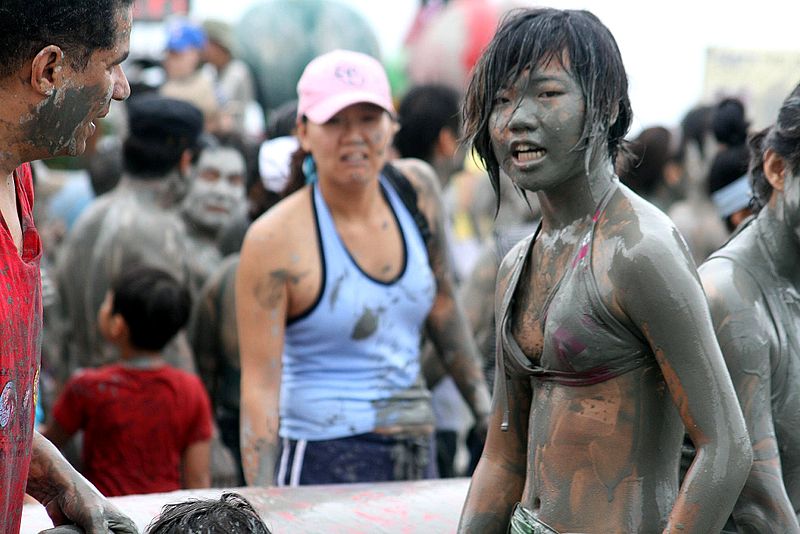 File:Mud Fest 2008 (2687648057).jpg