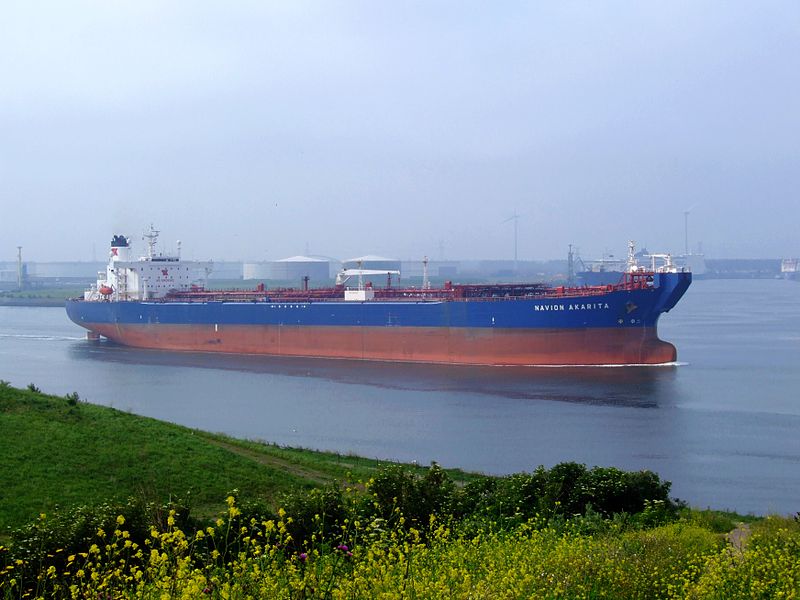 File:NAVION AKARITA - IMO 9000948 - Callsign C6FS8 p1 leaving Port of Rotterdam, Holland 03-Jun-2007.jpg