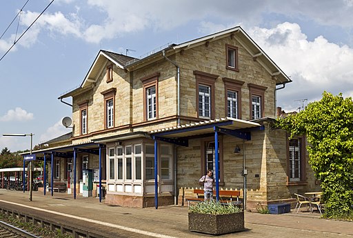Nauheim Bahnhof 20110428
