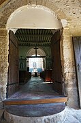 Vue de la nef depuis le narthex.