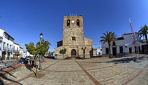 Hinojosa del Valle - városkép a templommal