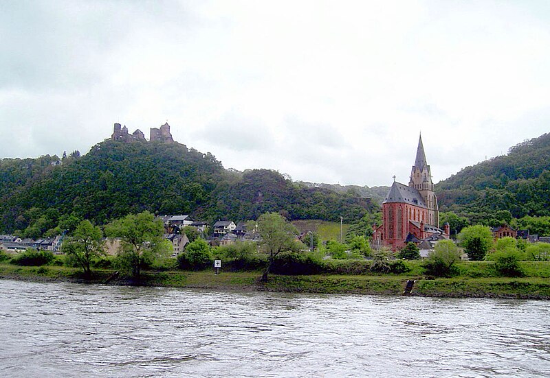 File:Oberwesel mit Liebfrauenkirche und Schönburg.JPG