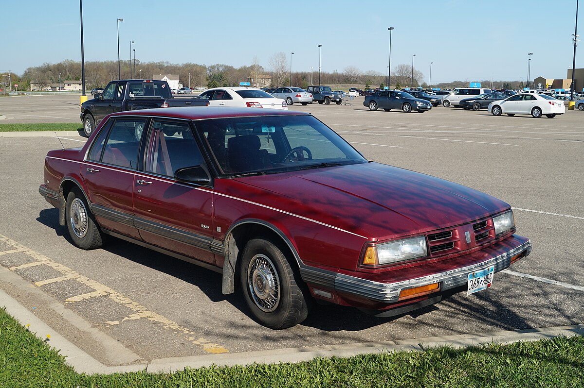 File:Oldsmobile Delta 88 Brougham (26521120441).jpg - Wikimedia Commons