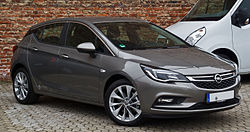 Opel Astra 1.6 CDTI ecoFLEX Edition (K) – Frontansicht, 13. Oktober 2015, Düsseldorf.jpg