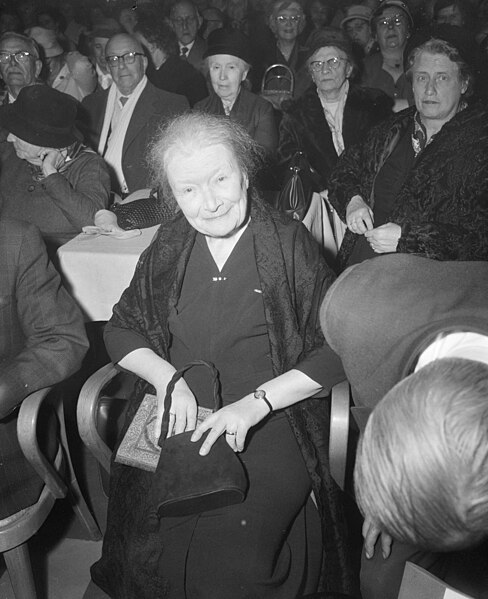 File:Opname van Annie Salomons die 26 juni aanstaande 75 jaar wordt, Bestanddeelnr 911-1984.jpg