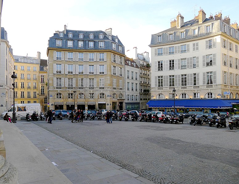 File:P1000751 Paris VI Place de l'Odéon ouest reductwk.JPG
