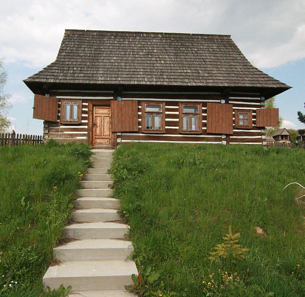 File:PL Osada Czorsztyn - farm-house 2 another view.JPG