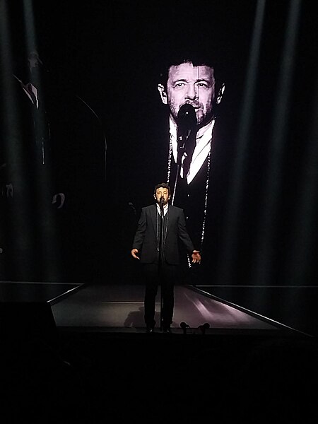 File:Patrick Bruel - Concert au Zénith de Rouen le 2 avril 2024 B.jpg