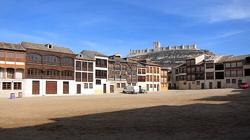 Castle of Peñafiel, view from Plaza del Coso