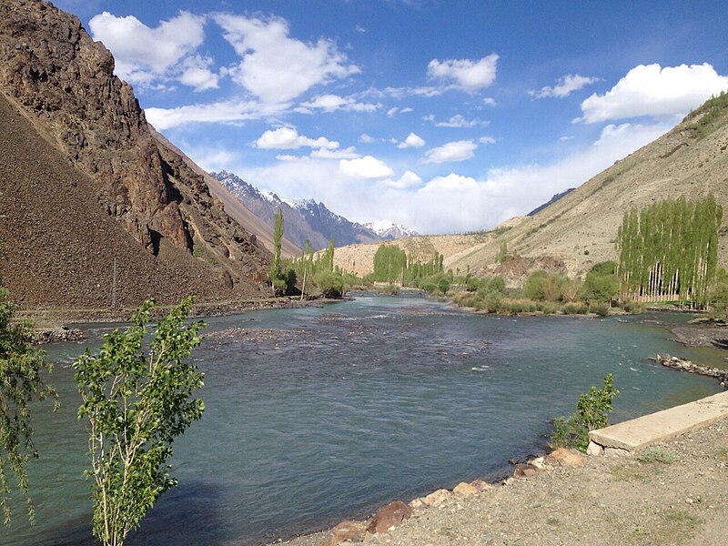 File:Phander Lake in Phander valley.jpg