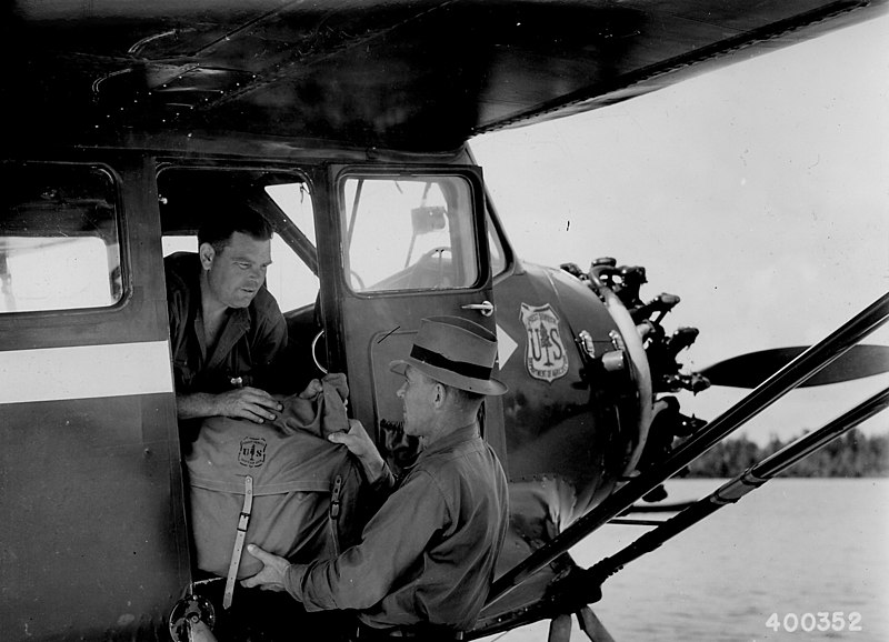 File:Photograph of District Ranger Jack Valentine - NARA - 2128731.jpg