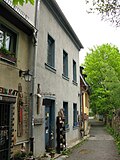 Residential building in closed development