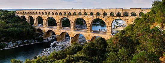 Akvadukt Pont du Gard