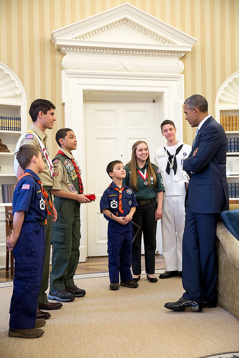 800px President Barack Obama Greets the Boy Scouts of America in the Oval Office