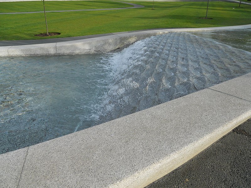 File:Princess Diana of Wales Memorial Fountain (6995390517).jpg