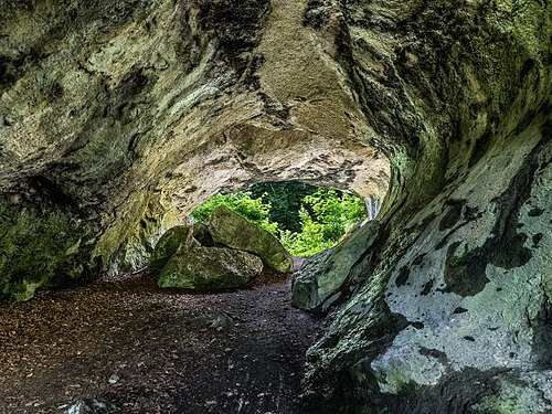 Quackenschloss. Cave in Franconian Switzerland.