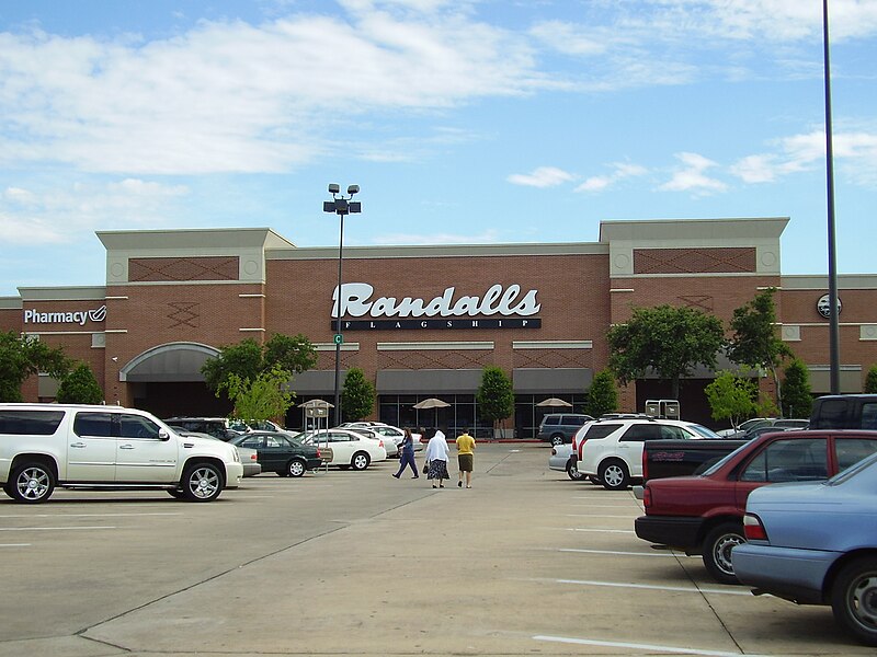 File:RandallsFlagshipHoustonTX.JPG