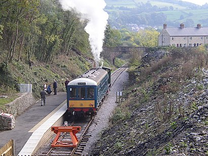 How to get to Ravenstor Railway Station with public transport- About the place