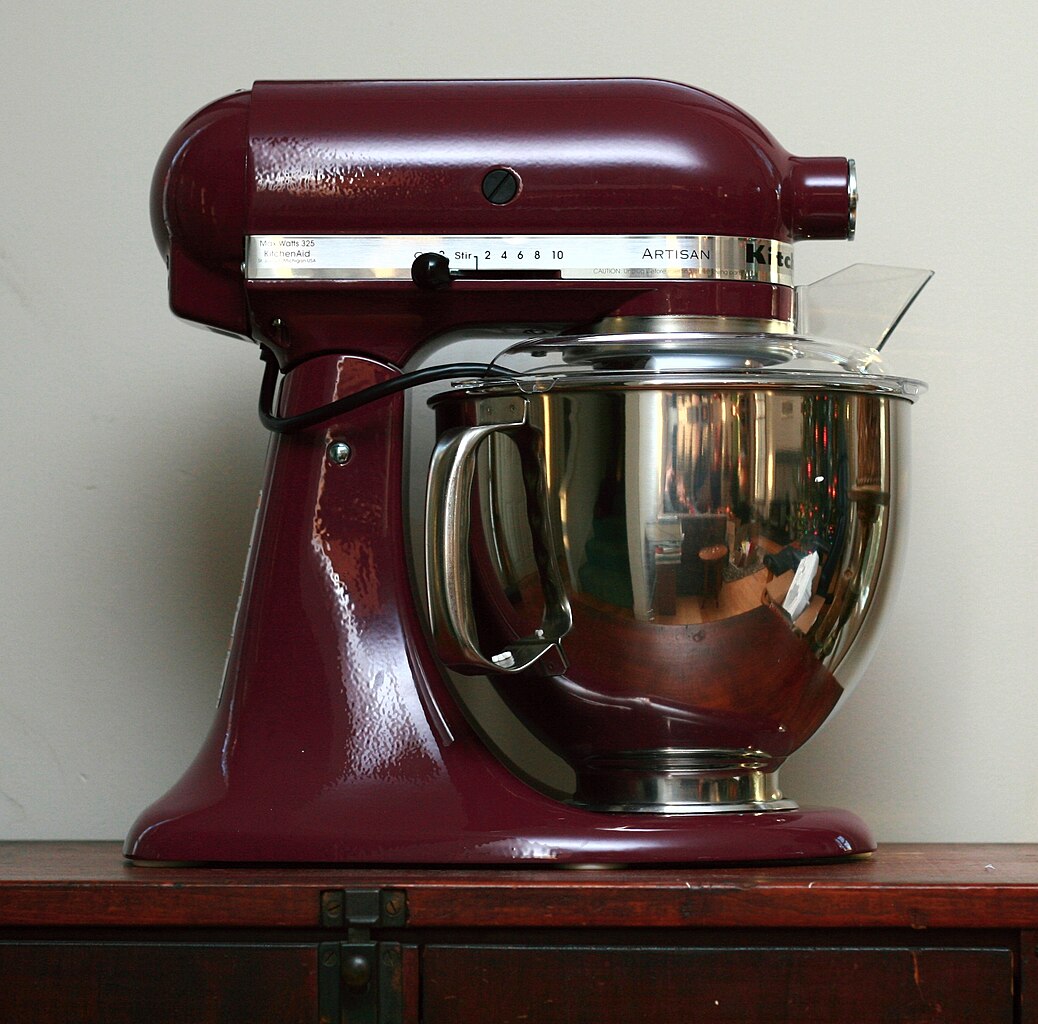 File:Red KitchenAid Artisan.jpg - Wikimedia Commons